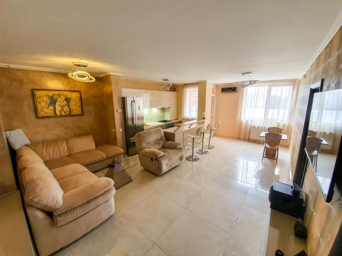 Royal Central Apartament Daire Oradea Dış mekan fotoğraf