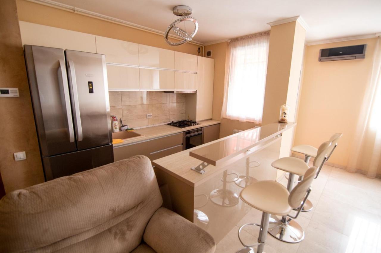 Royal Central Apartament Daire Oradea Dış mekan fotoğraf
